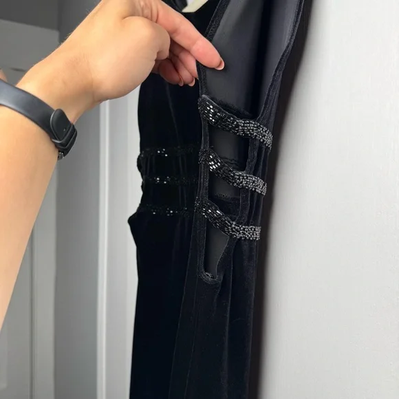 Vintage Marina Elegant Black Sleeveless Velvet Formal Beaded Dress Size 8 Maxi